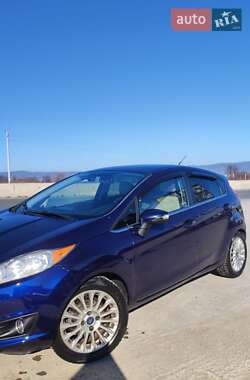 Хэтчбек Ford Fiesta 2016 в 