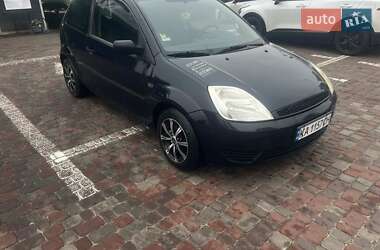 Хэтчбек Ford Fiesta 2004 в 