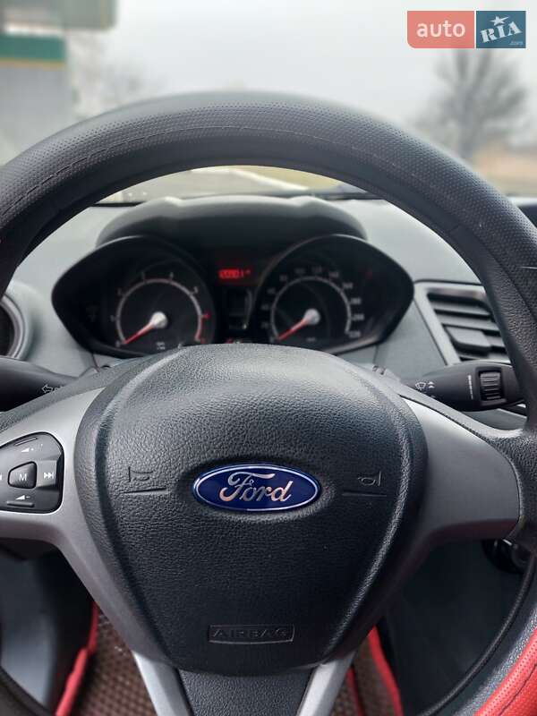 Хэтчбек Ford Fiesta 2010 в Днепре