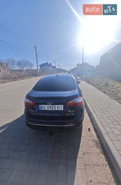 Седан Ford Fiesta 2015 в 