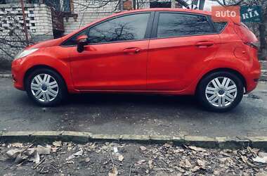 Хэтчбек Ford Fiesta 2012 в 