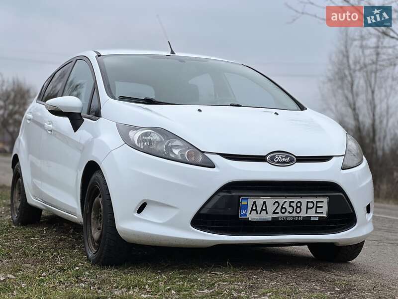 Хэтчбек Ford Fiesta 2011 в Володарке