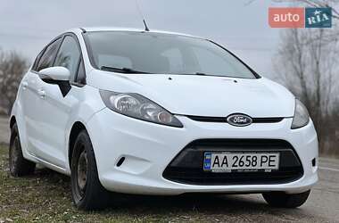 Хетчбек Ford Fiesta 2011 в 