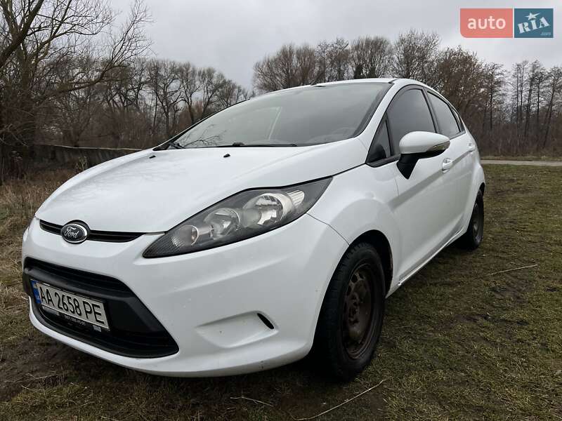 Хэтчбек Ford Fiesta 2011 в Володарке