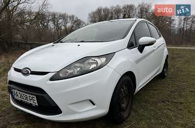 Хетчбек Ford Fiesta 2011 в 