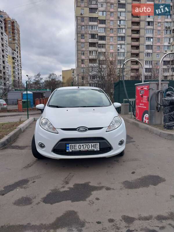 Хэтчбек Ford Fiesta 2012 в Киеве