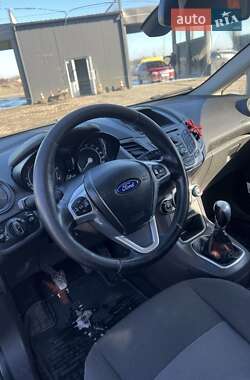 Хэтчбек Ford Fiesta 2013 в 