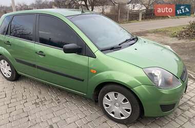 Хэтчбек Ford Fiesta 2006 в 