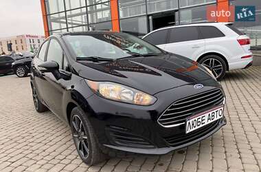 Седан Ford Fiesta 2015 в Львове