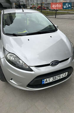 Седан Ford Fiesta 2011 в 