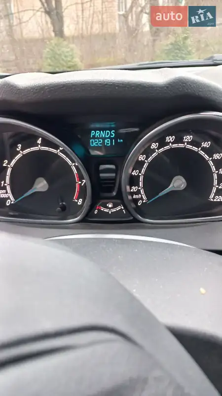 Хетчбек Ford Fiesta 2016 в 