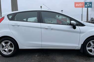Хэтчбек Ford Fiesta 2017 в 