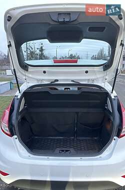 Хэтчбек Ford Fiesta 2017 в 