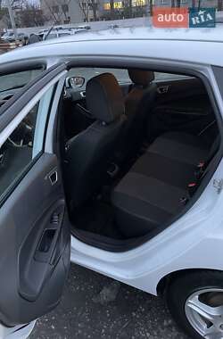 Хэтчбек Ford Fiesta 2017 в 