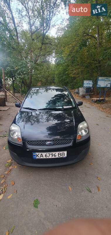 Хэтчбек Ford Fiesta 2008 в Киеве