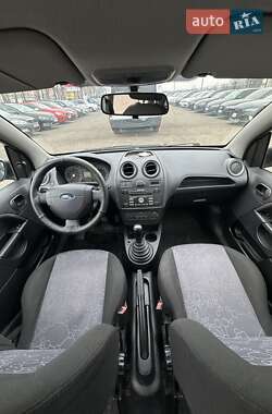 Хэтчбек Ford Fiesta 2007 в Белогородке