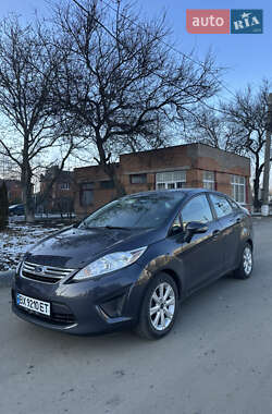 Седан Ford Fiesta 2013 в Полтаві