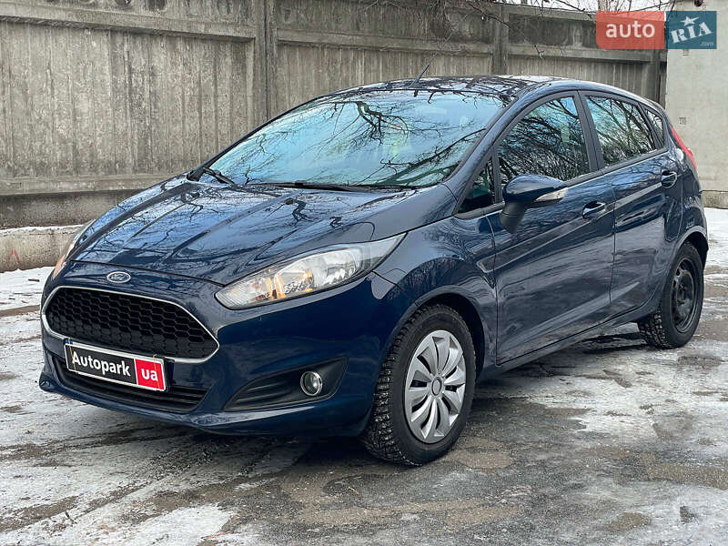 Хэтчбек Ford Fiesta 2016 в Киеве