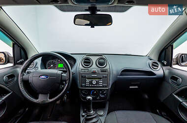 Хэтчбек Ford Fiesta 2008 в Киеве