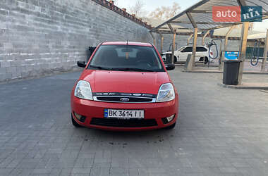 Хэтчбек Ford Fiesta 2003 в Ровно