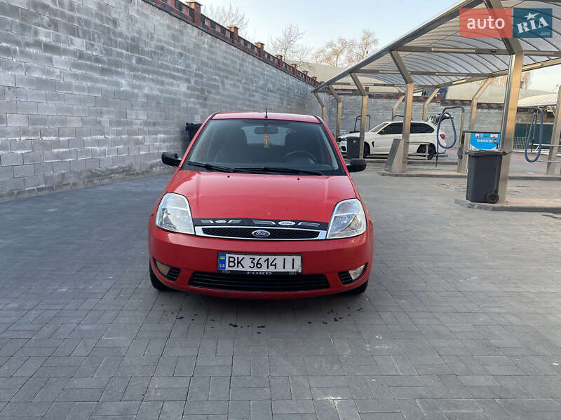 Хэтчбек Ford Fiesta 2003 в Ровно