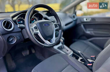 Седан Ford Fiesta 2015 в Днепре