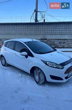 Хэтчбек Ford Fiesta 2015 в Днепре