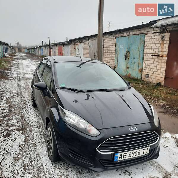 Хэтчбек Ford Fiesta 2014 в Днепре