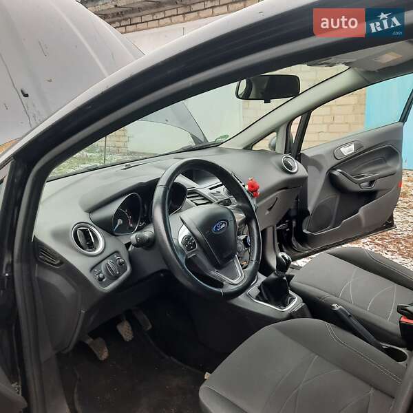 Хэтчбек Ford Fiesta 2014 в Днепре
