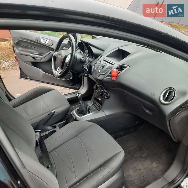 Хэтчбек Ford Fiesta 2014 в Днепре