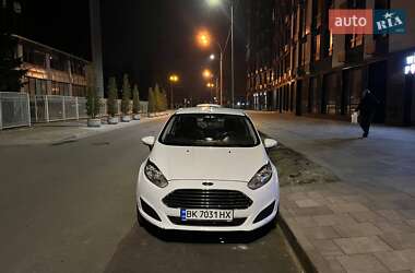 Хетчбек Ford Fiesta 2015 в Києві