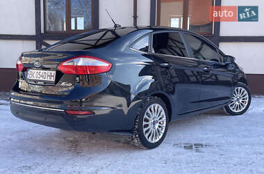 Седан Ford Fiesta 2014 в Рівному