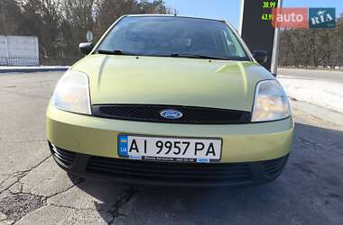 Хэтчбек Ford Fiesta 2005 в 