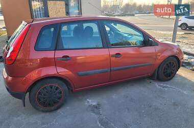Хэтчбек Ford Fiesta 2006 в 