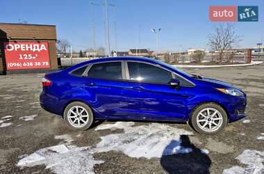 Седан Ford Fiesta 2015 в Святопетровское