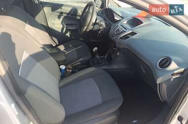 Хэтчбек Ford Fiesta 2010 в 