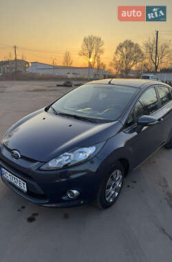 Хэтчбек Ford Fiesta 2011 в 
