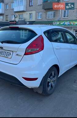 Хэтчбек Ford Fiesta 2011 в 