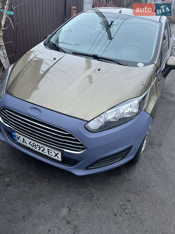 Хетчбек Ford Fiesta 2013 в 