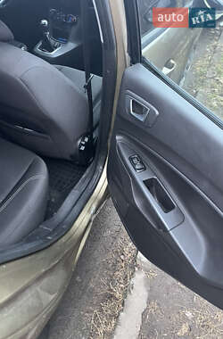 Хетчбек Ford Fiesta 2013 в 