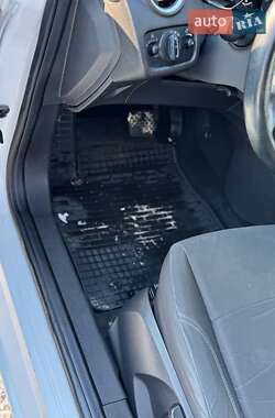 Хэтчбек Ford Fiesta 2016 в 