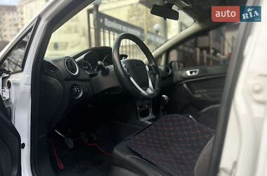 Седан Ford Fiesta 2014 в 