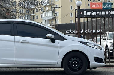 Седан Ford Fiesta 2014 в 