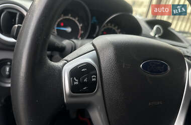 Седан Ford Fiesta 2014 в 