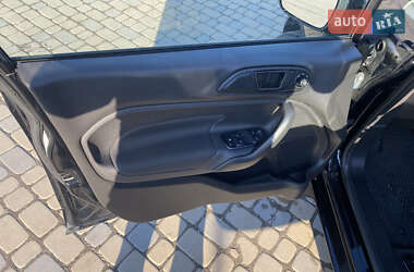 Хэтчбек Ford Fiesta 2018 в 