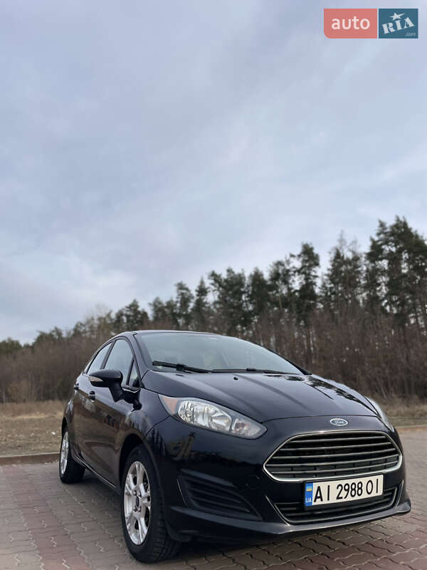 Седан Ford Fiesta 2015 в Обухове