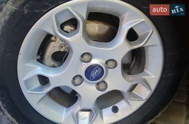 Хэтчбек Ford Fiesta 2018 в 