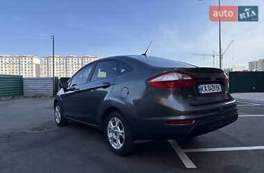 Седан Ford Fiesta 2016 в Киеве