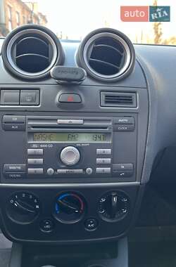 Хетчбек Ford Fiesta 2008 в 