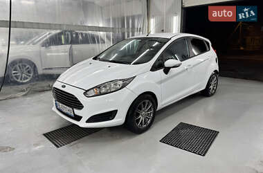 Хетчбек Ford Fiesta 2015 в Дніпрі